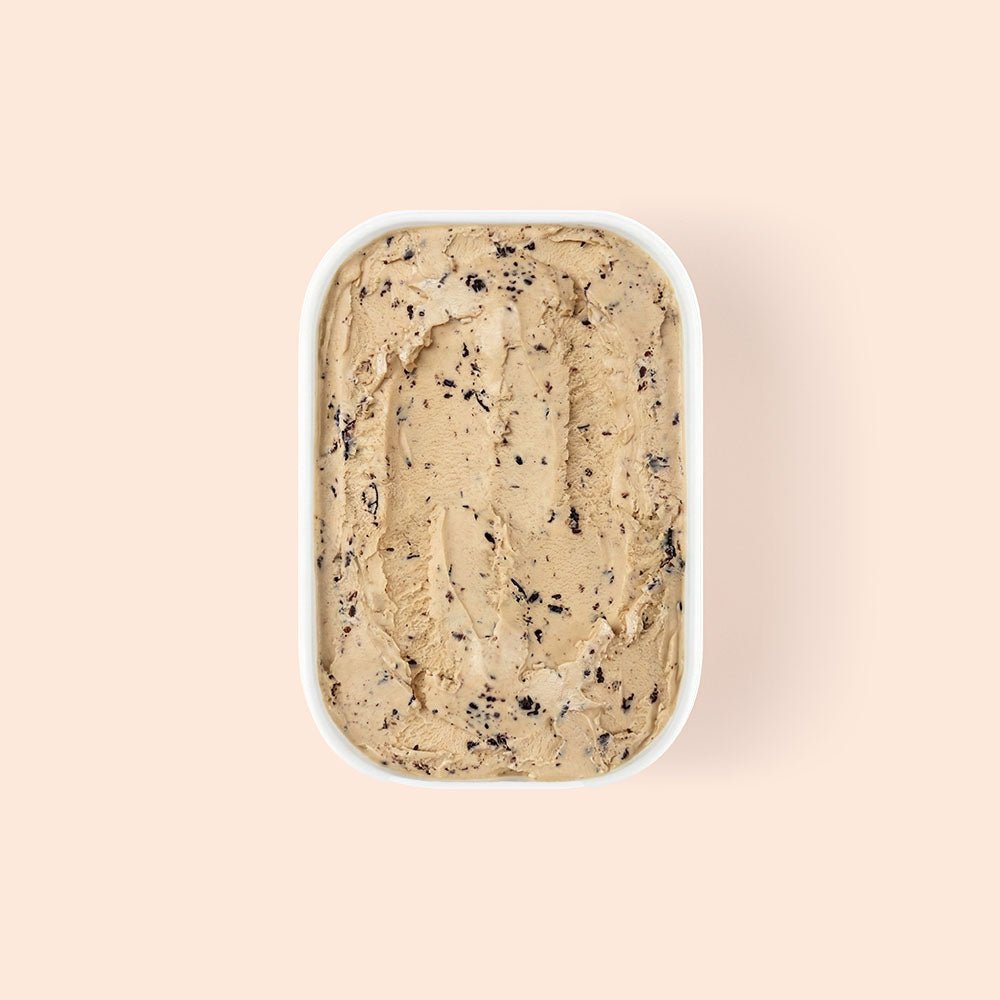 Overview of hazelnut stracciatella gelato